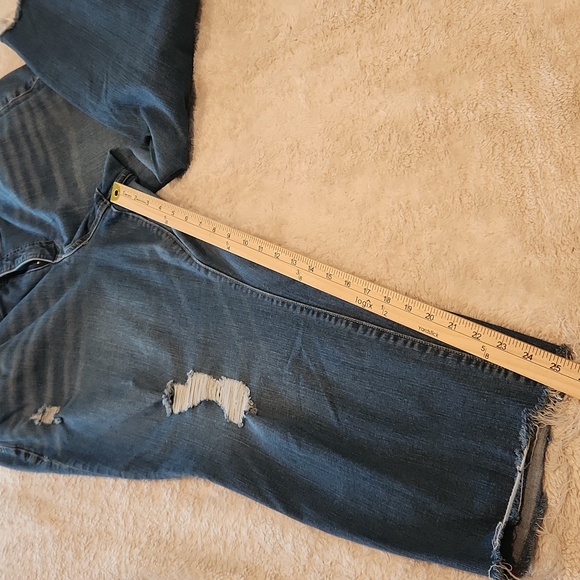 EUC Torrid Sz 26R Distressed Knee And Hem Denim Jeans - Picture 8 of 8